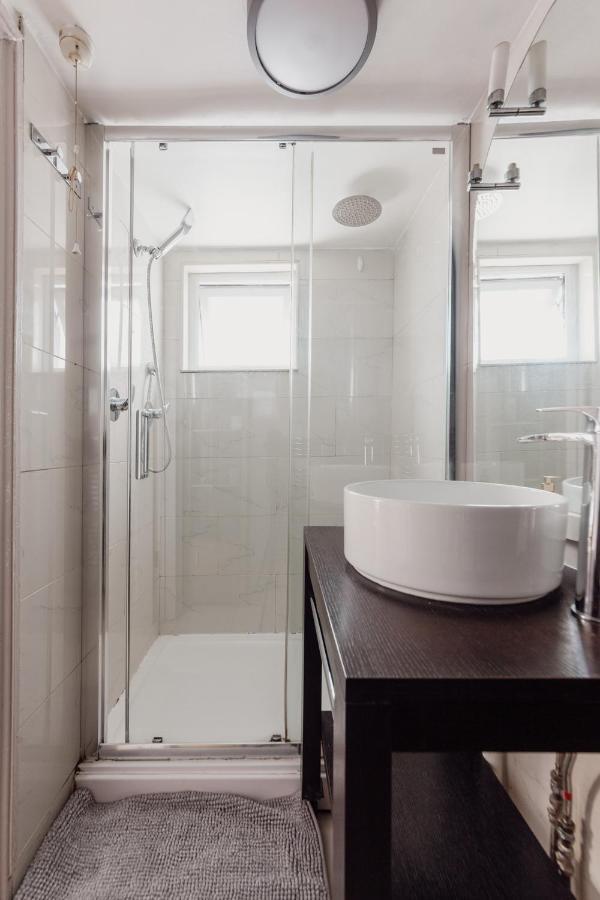 Charming & Beautiful 2 Bed Flat In Zone 1 Lejlighed London Eksteriør billede